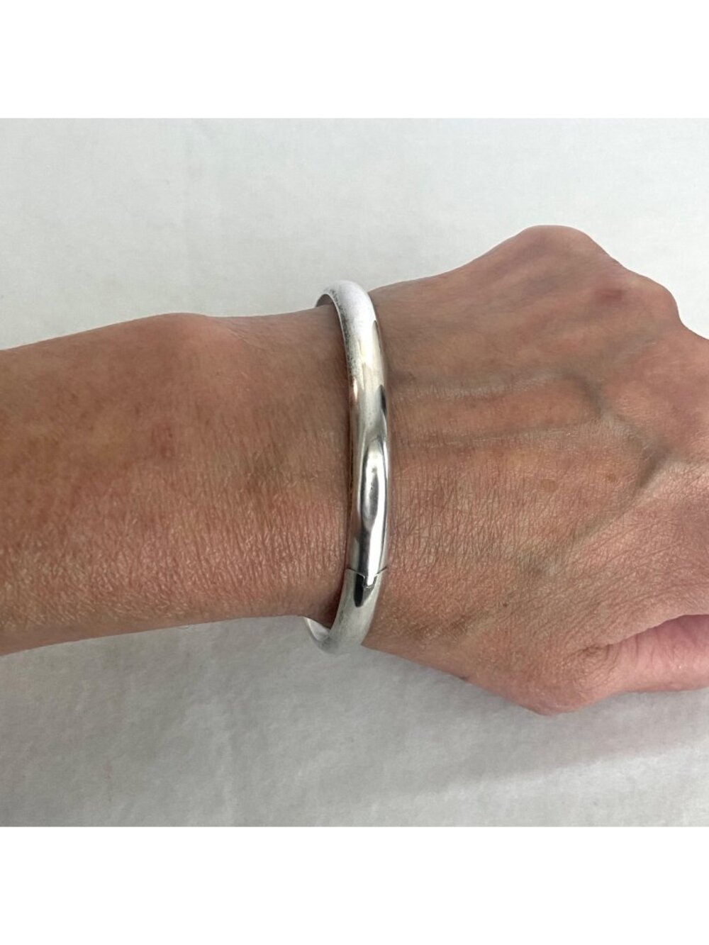 VTG Sterling Silver 925 Thailand Round Polished Hinged Bangle Bracelet 8"